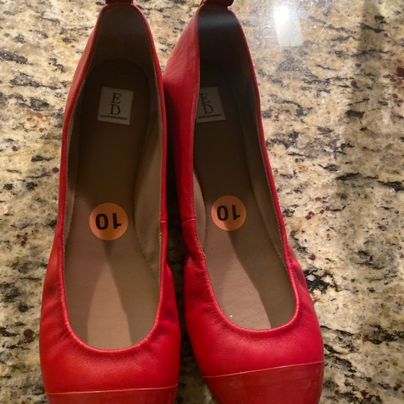 Ellen Degeneres Shoes - Red Women’s Ellen Degeneres Flats Sz 10